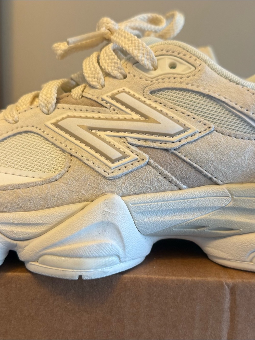Women’s New Balance 9060 Size 8
